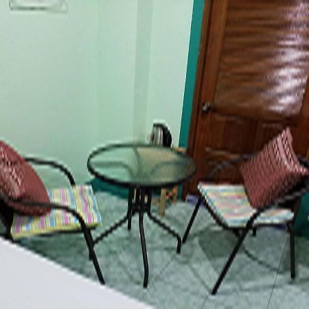 Rung Tawan Hostel Bãi biển Kata Ngoại thất bức ảnh